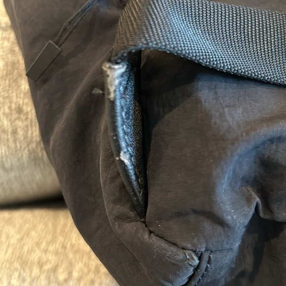 LULULEMON CROSS PATHS BACKPACK FITS 15"LAPTOP BLACK *FLAWS - Picture 11 of 11